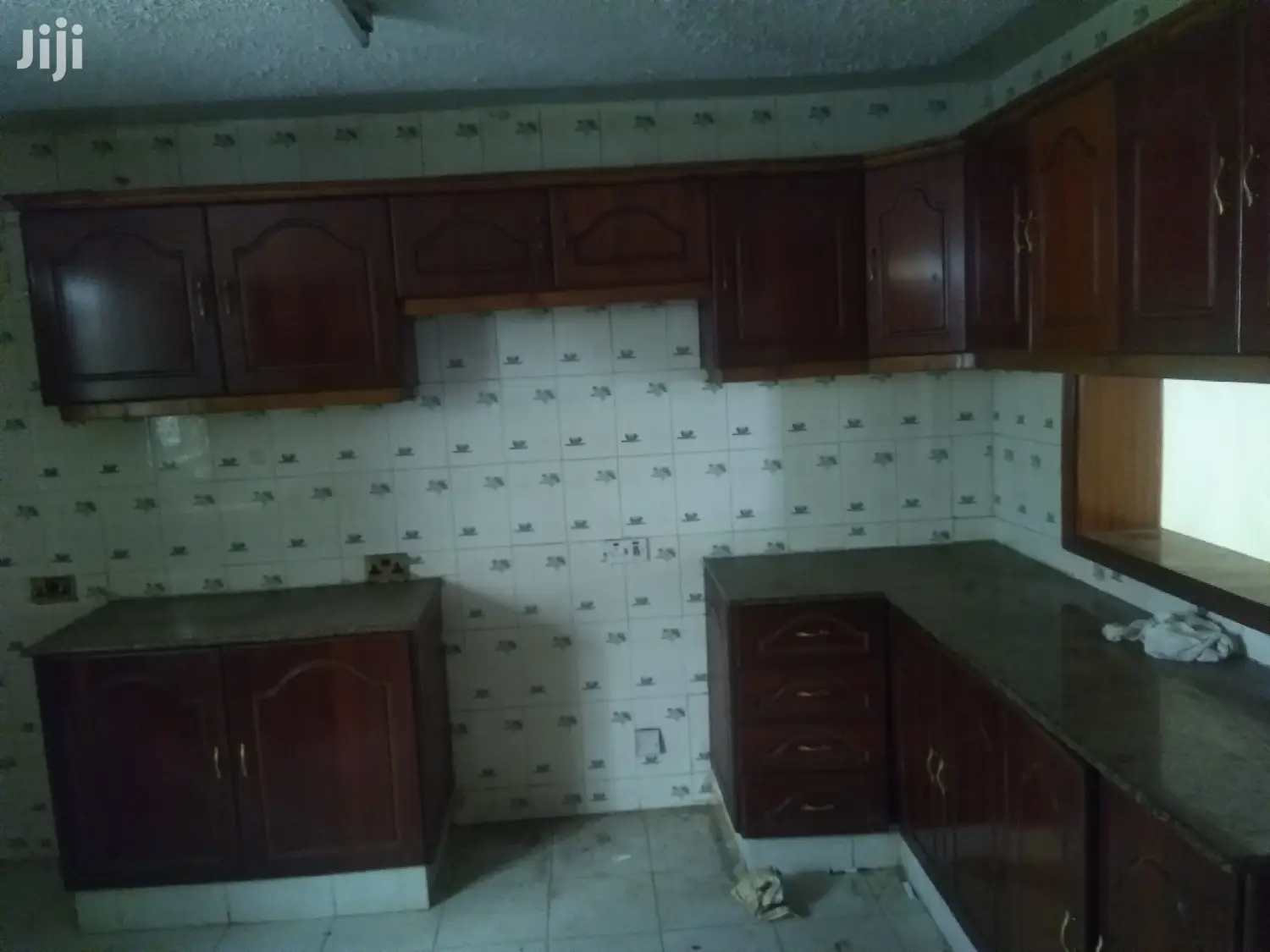 Modern 4bedroomed Maisonette With Dsq to Let