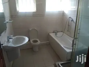Modern 5bedroomed Maisonette, Dsq and Garage