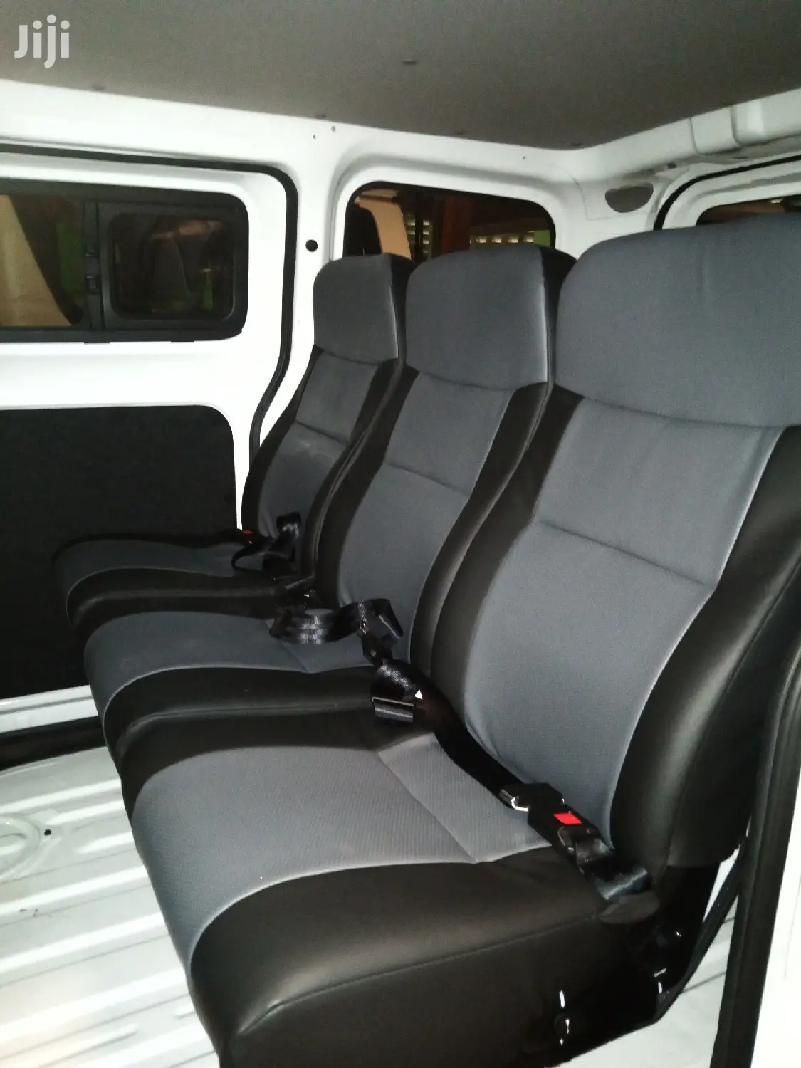 MV200 Seats
