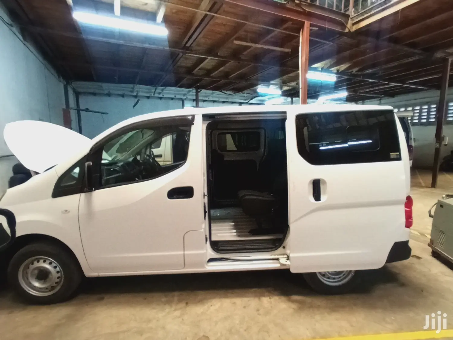 MV200 Seats