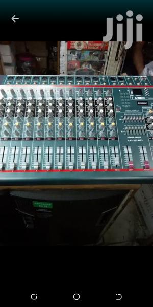 Powered Mixer Yamaha - thumbnail 2