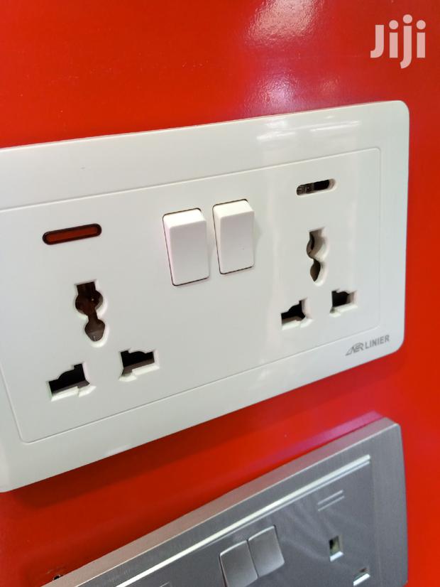 Universal Twin Socket - main view