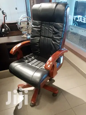 Executive Office Seat