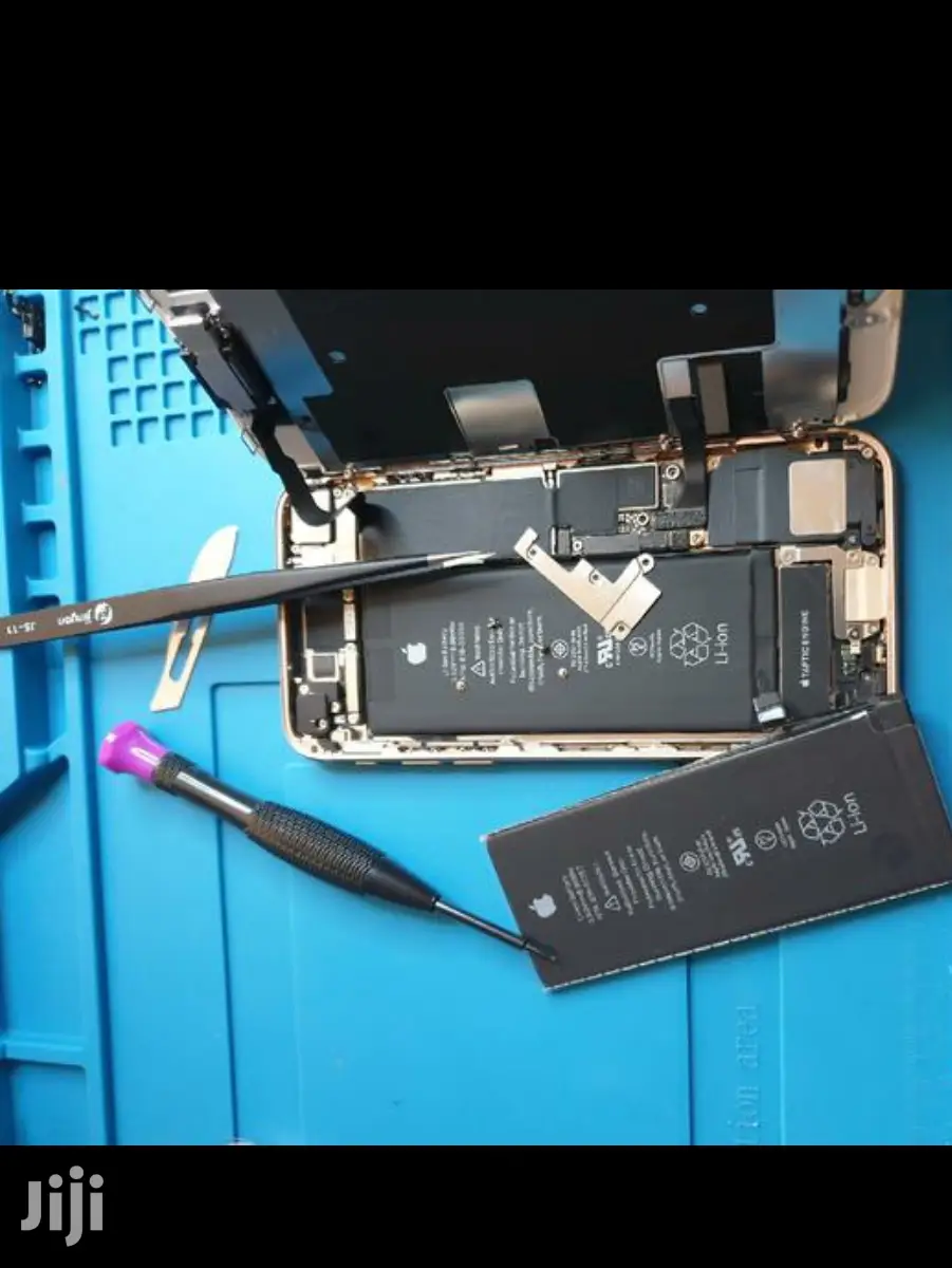 iPhones Battery Replacement