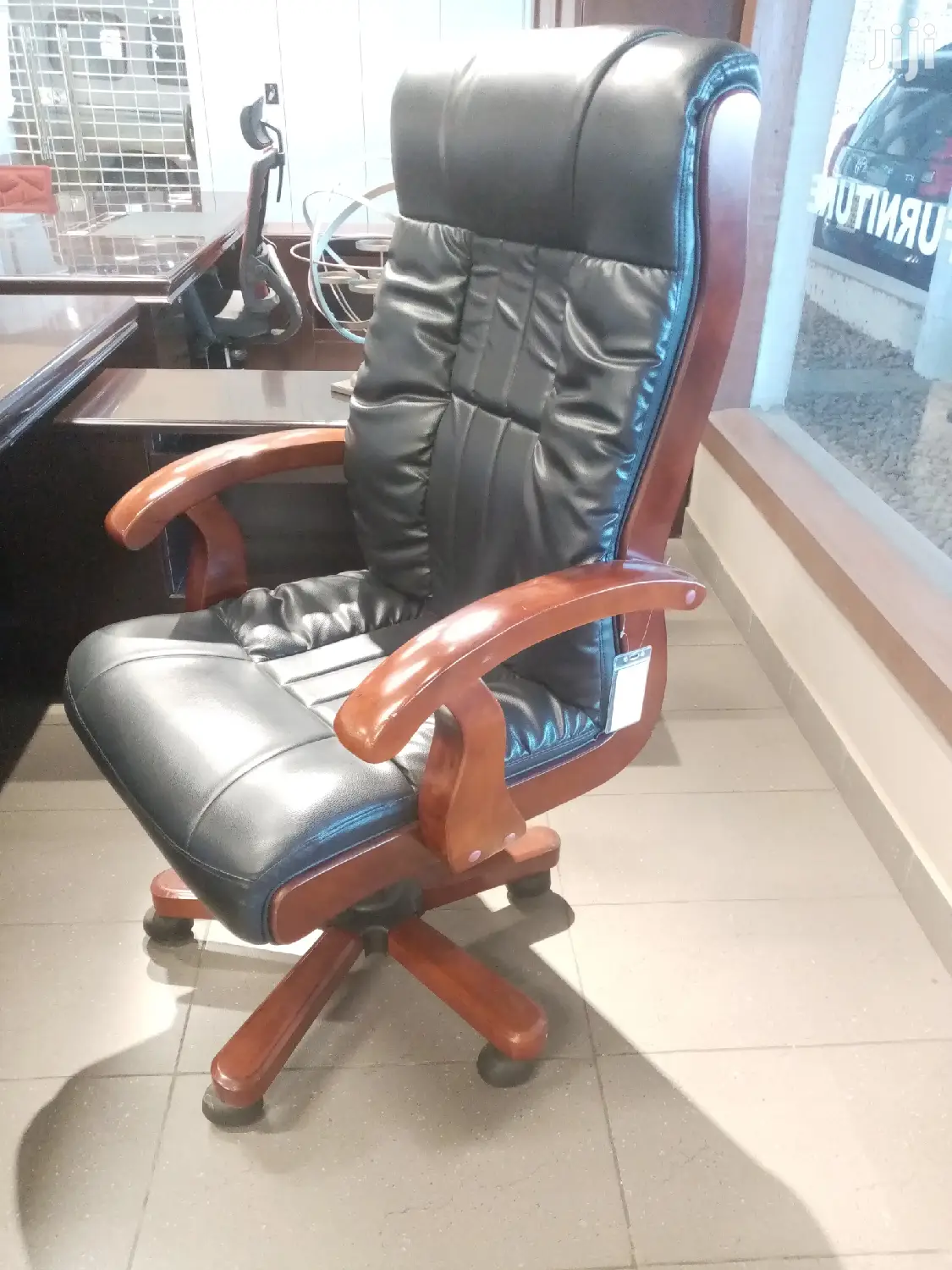 Exclusive Office Seat