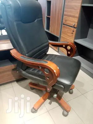 Executive Office Seat