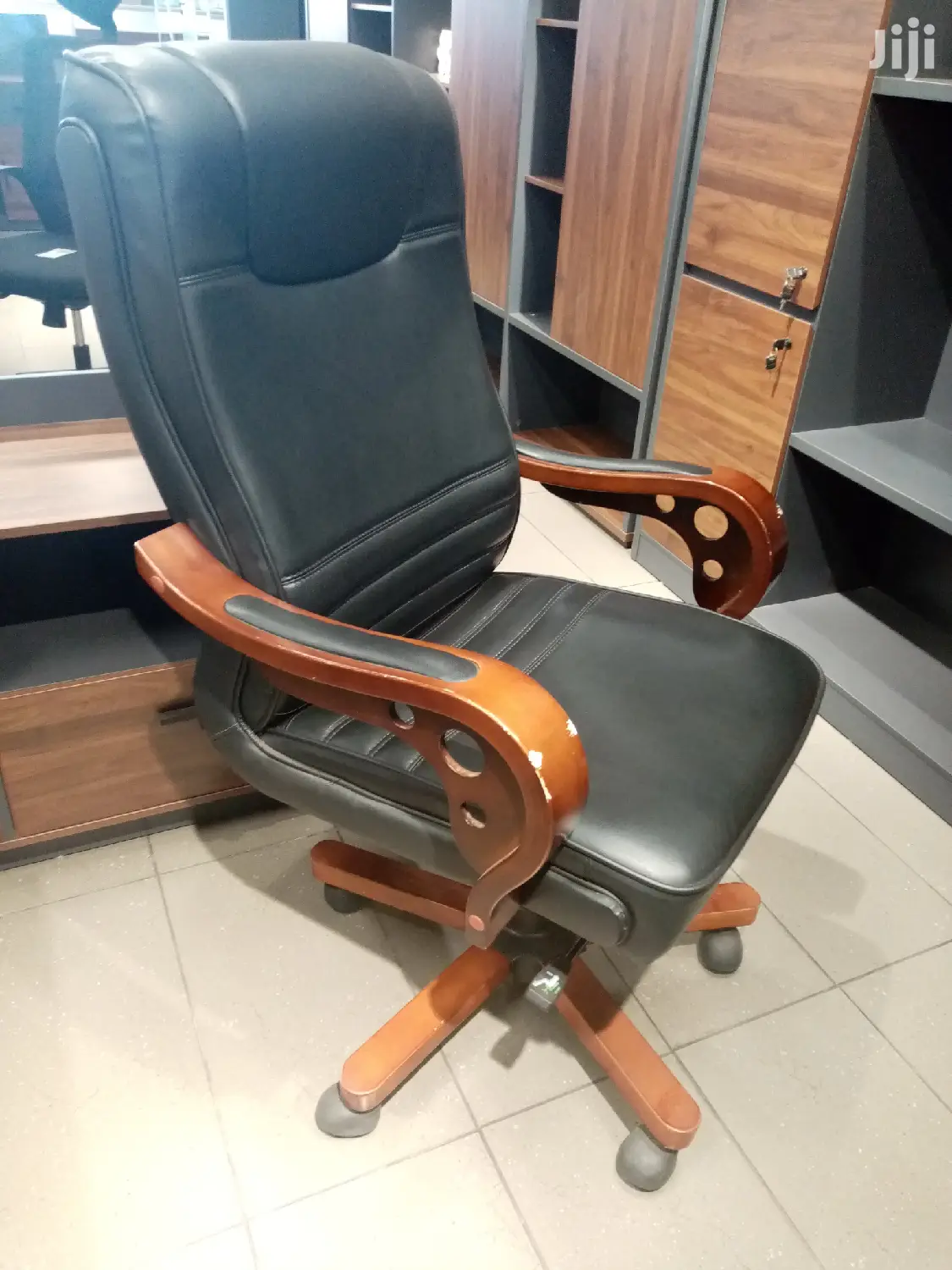 Exclusive Office Seat