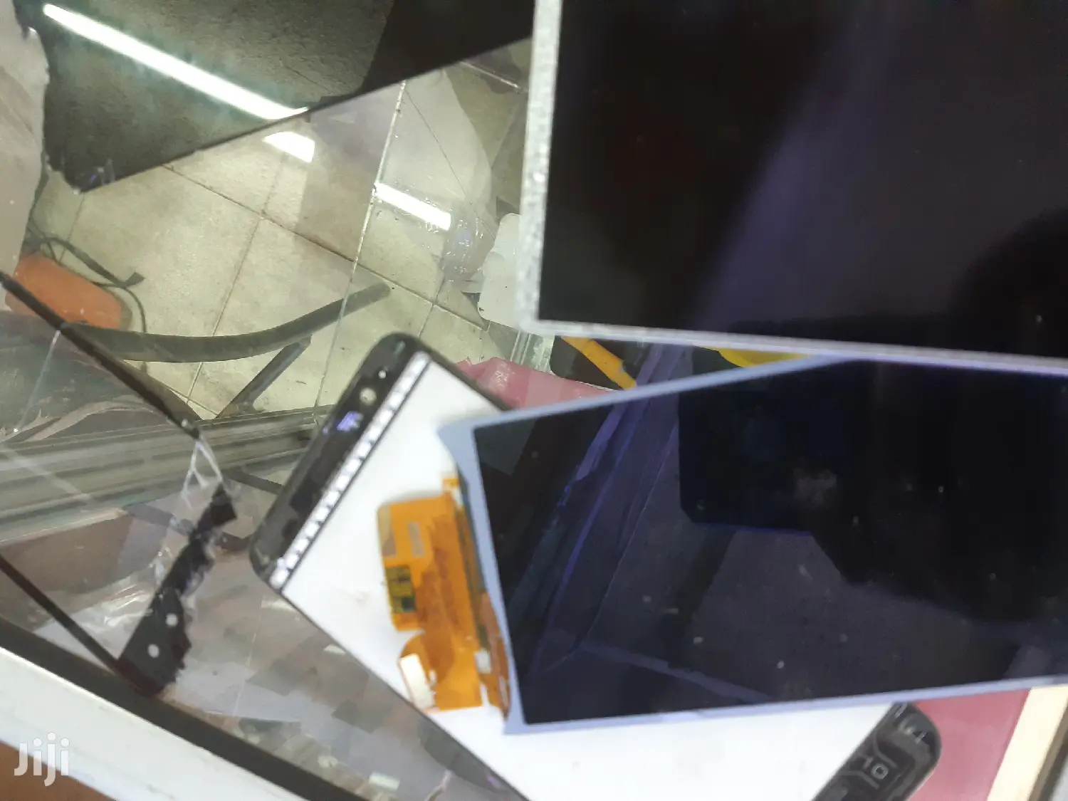 Tablets Screens Replacement Services