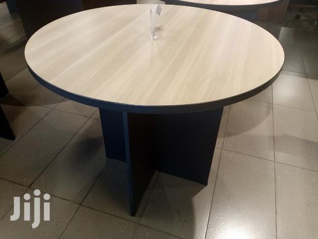 Round 1. 2m Meeting Table