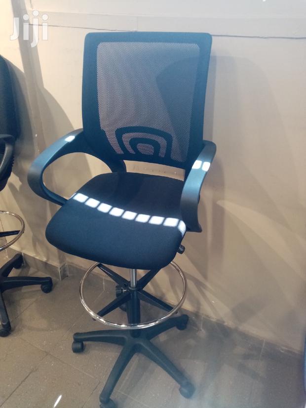 Elegant Cashier Chair
