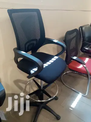 Elegant Cashier Chair