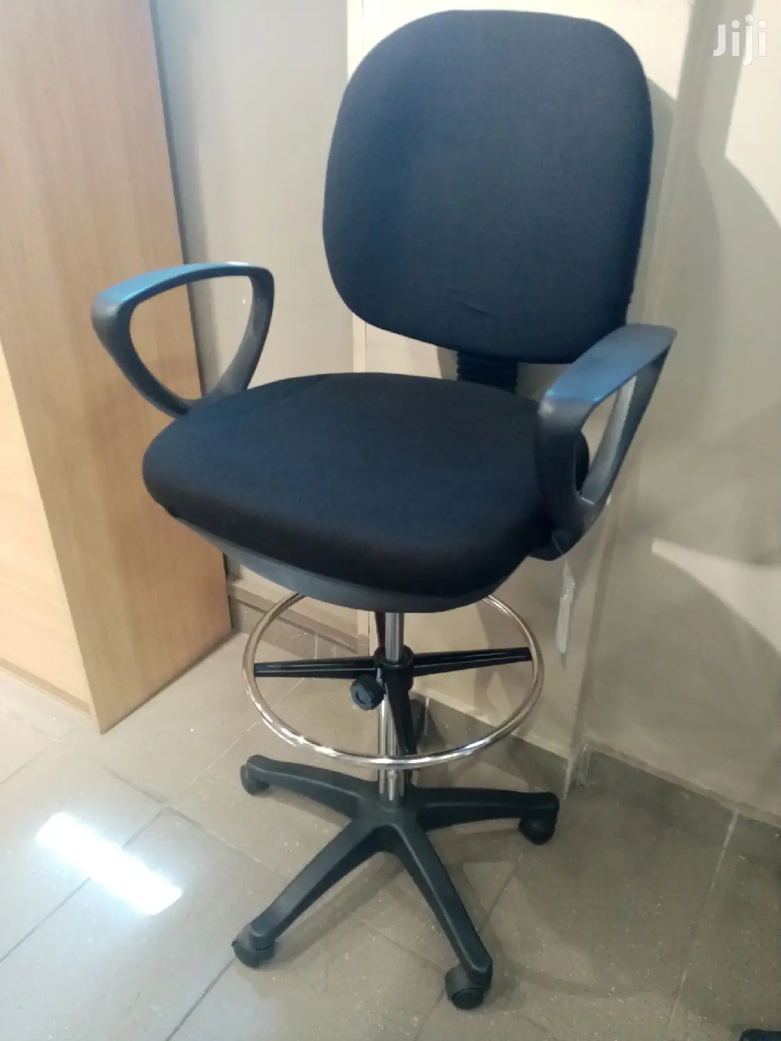 Comfy Lab Chair