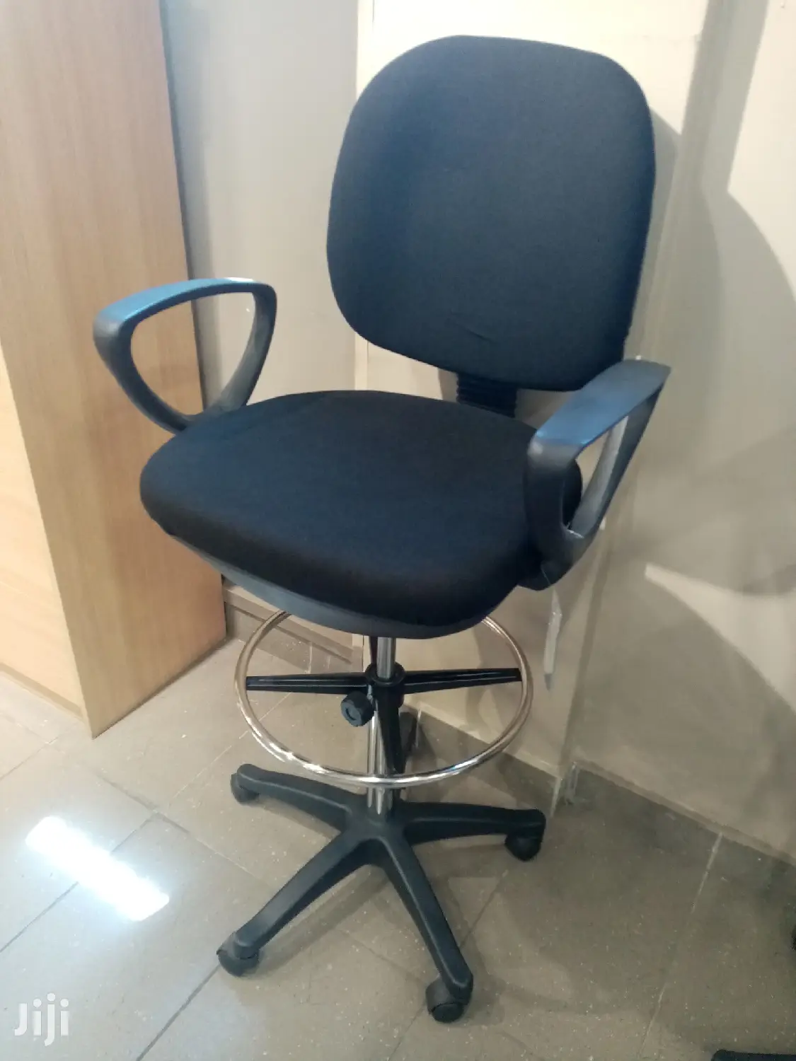 Ideal Lab Chair