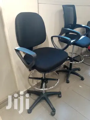 Ideal Lab Chair
