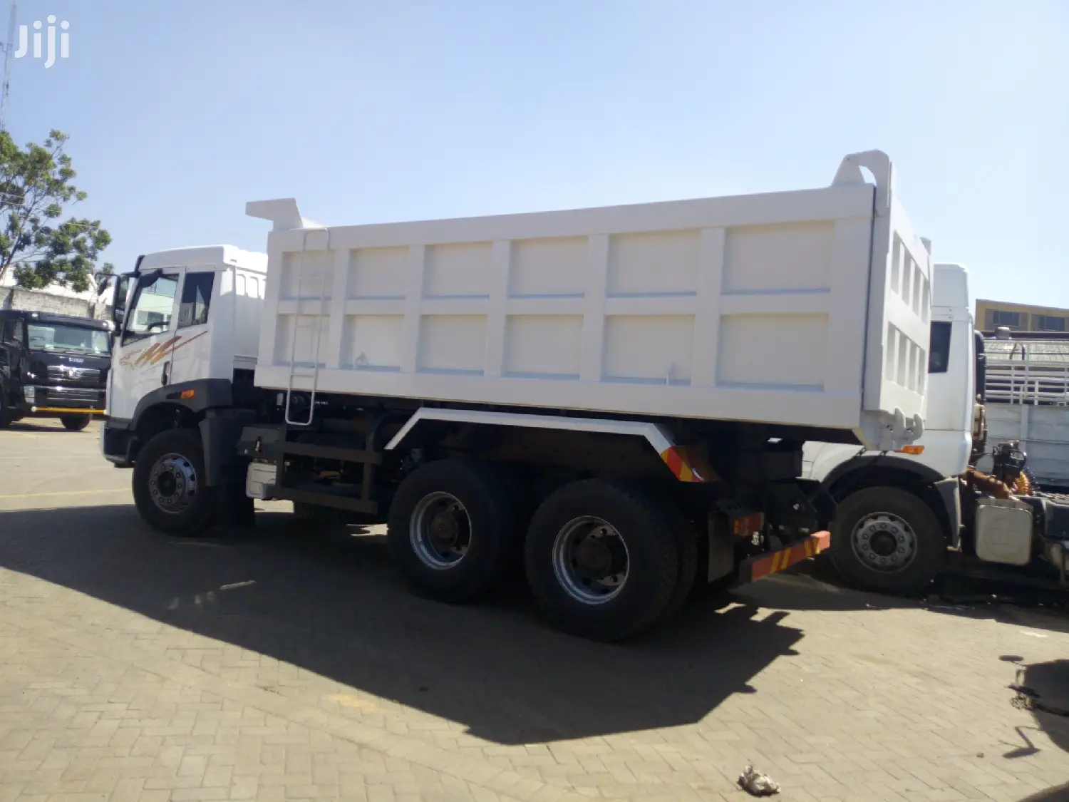 290HP Tipper 2022 White for Sale