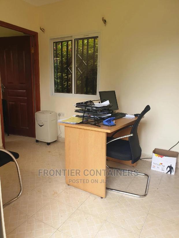 Container Fabricated Into Office - thumbnail 5