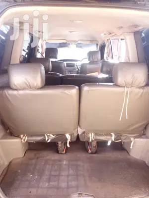 Voxy 7-Seater 4 Hire.