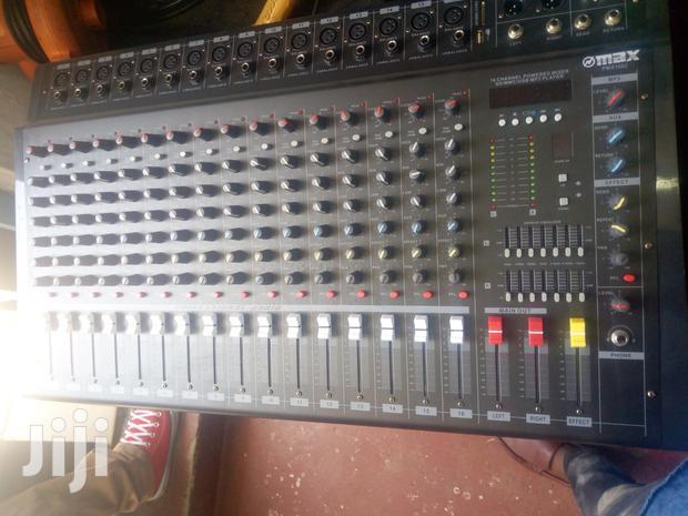 Powered Mixer 16 Channels