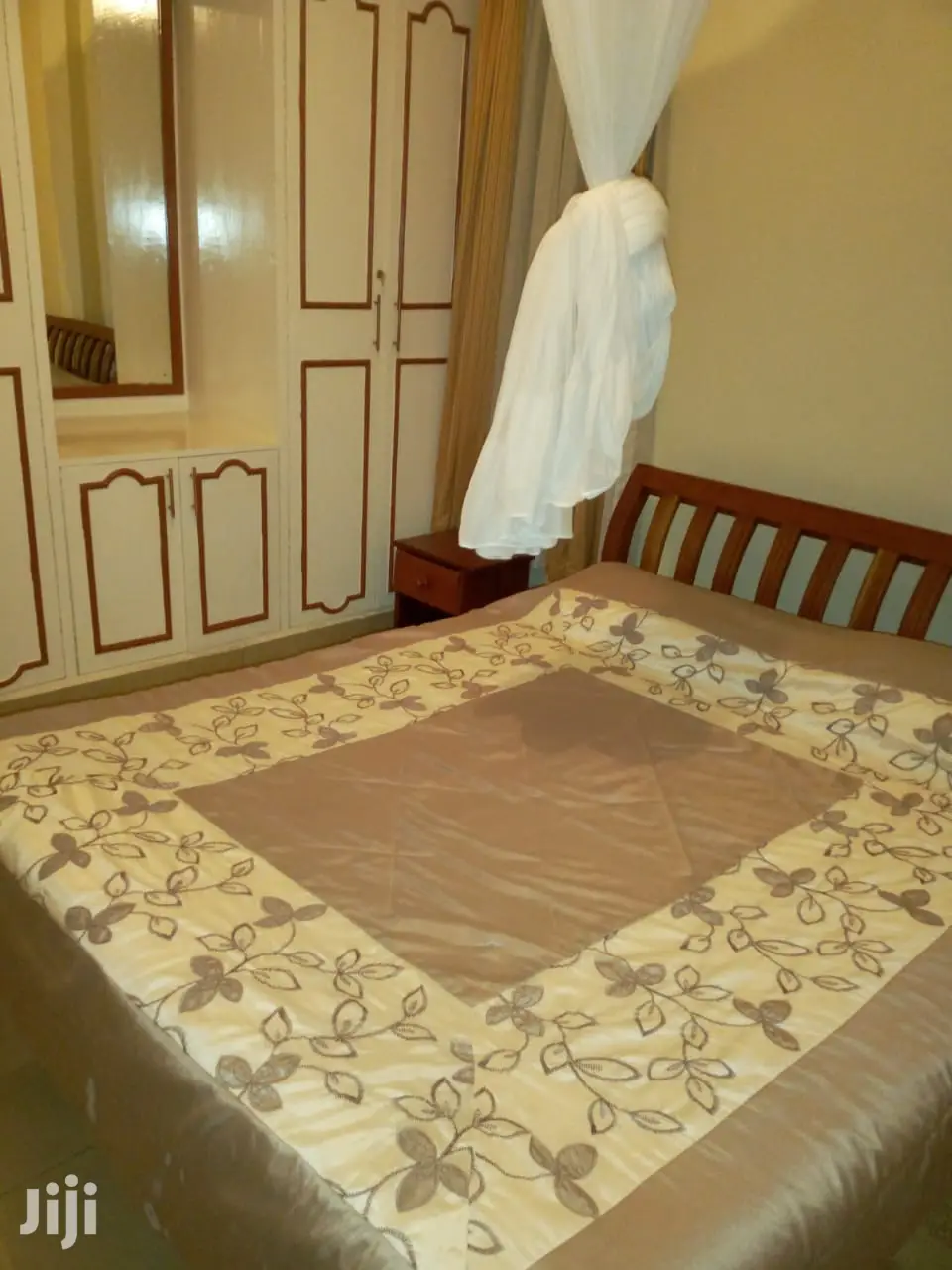 1,2, Luxurious Furnished & Unfurnished APTS Parklands