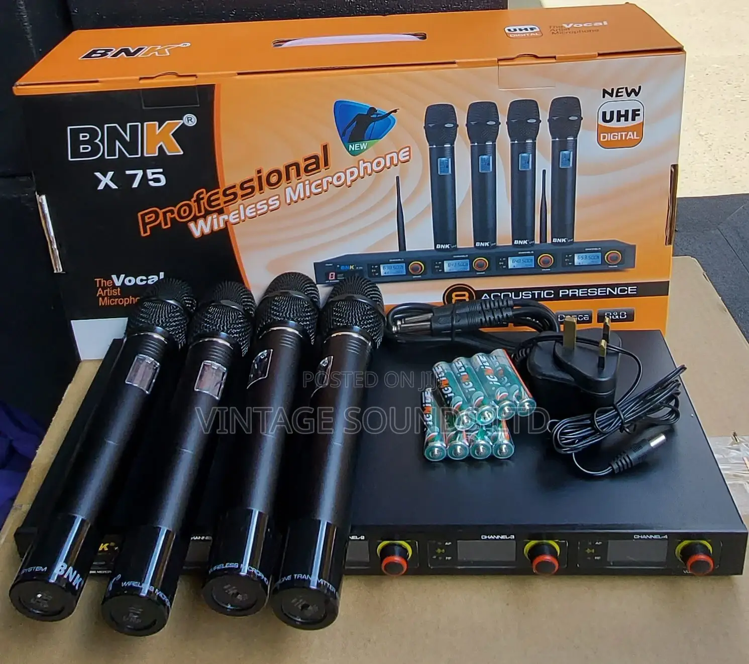 Bnk X75 Professional 4 In 1 Uhf Wireless Microphone