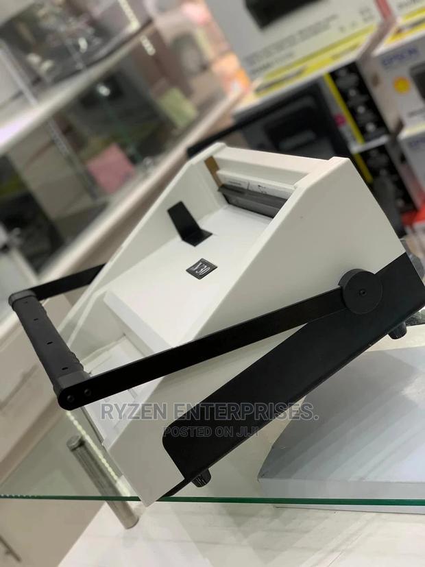 Velo Binding Machine V12 - thumbnail 7