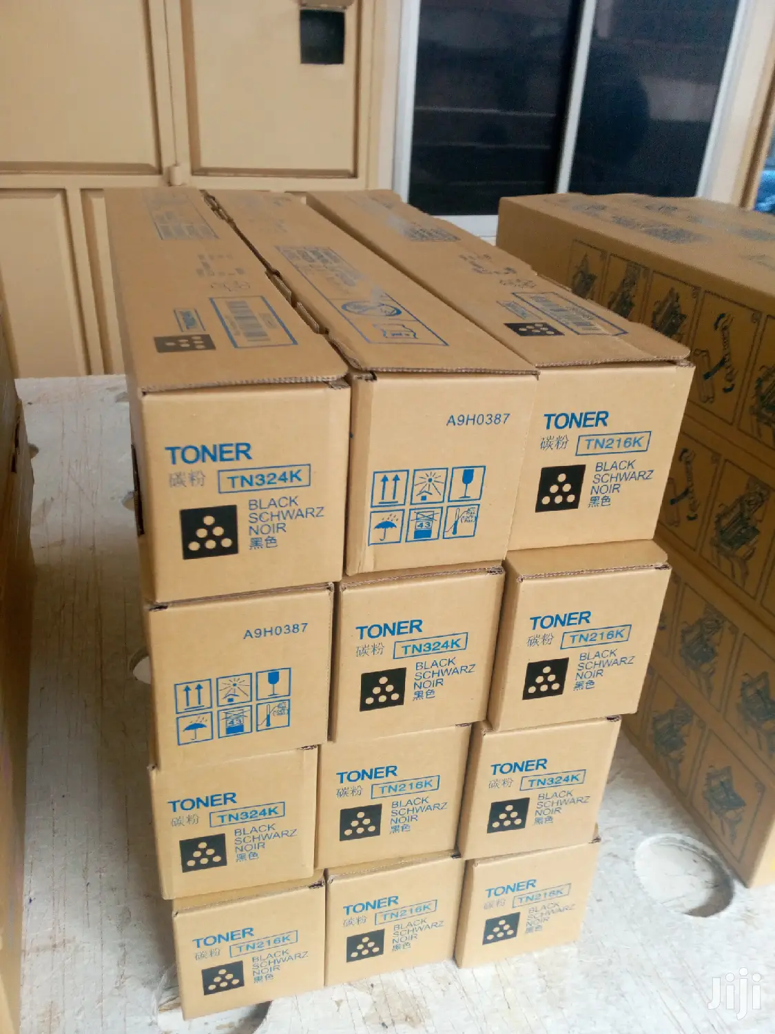Black Konica Tonner