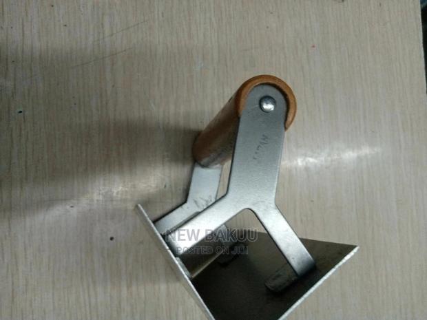 Trowel Inside - main view