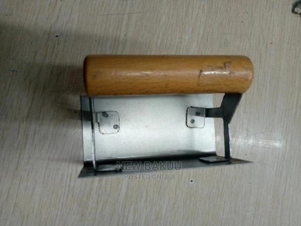 Trowel Inside - thumbnail 2