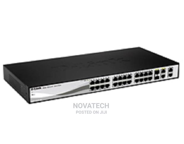 24-port 10/100baset + 2-portbaset Ports + 2 Comb