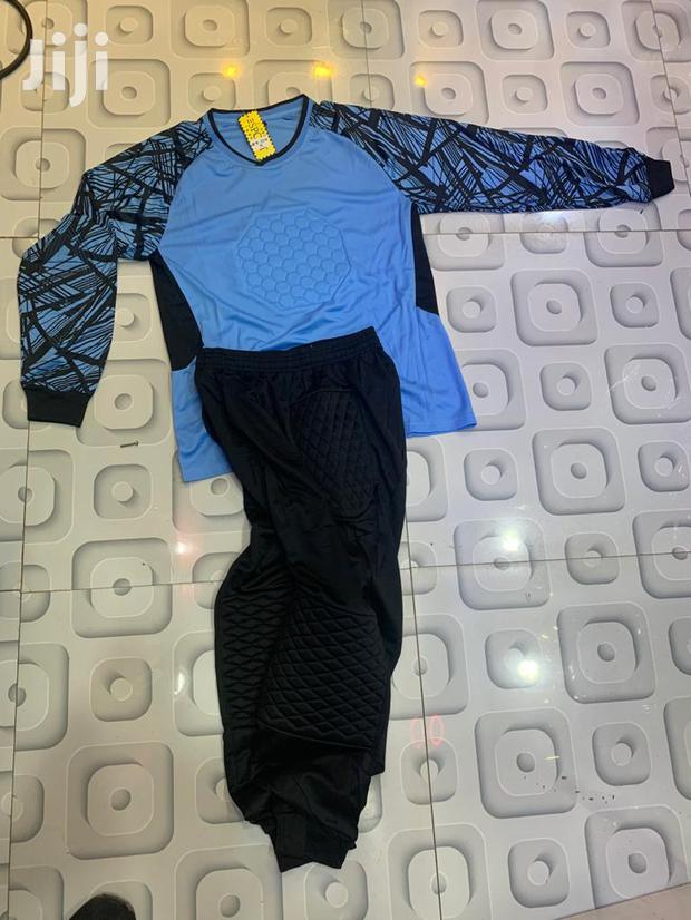 Goalkeeper Uniform - thumbnail 3