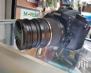 Nikon D7200