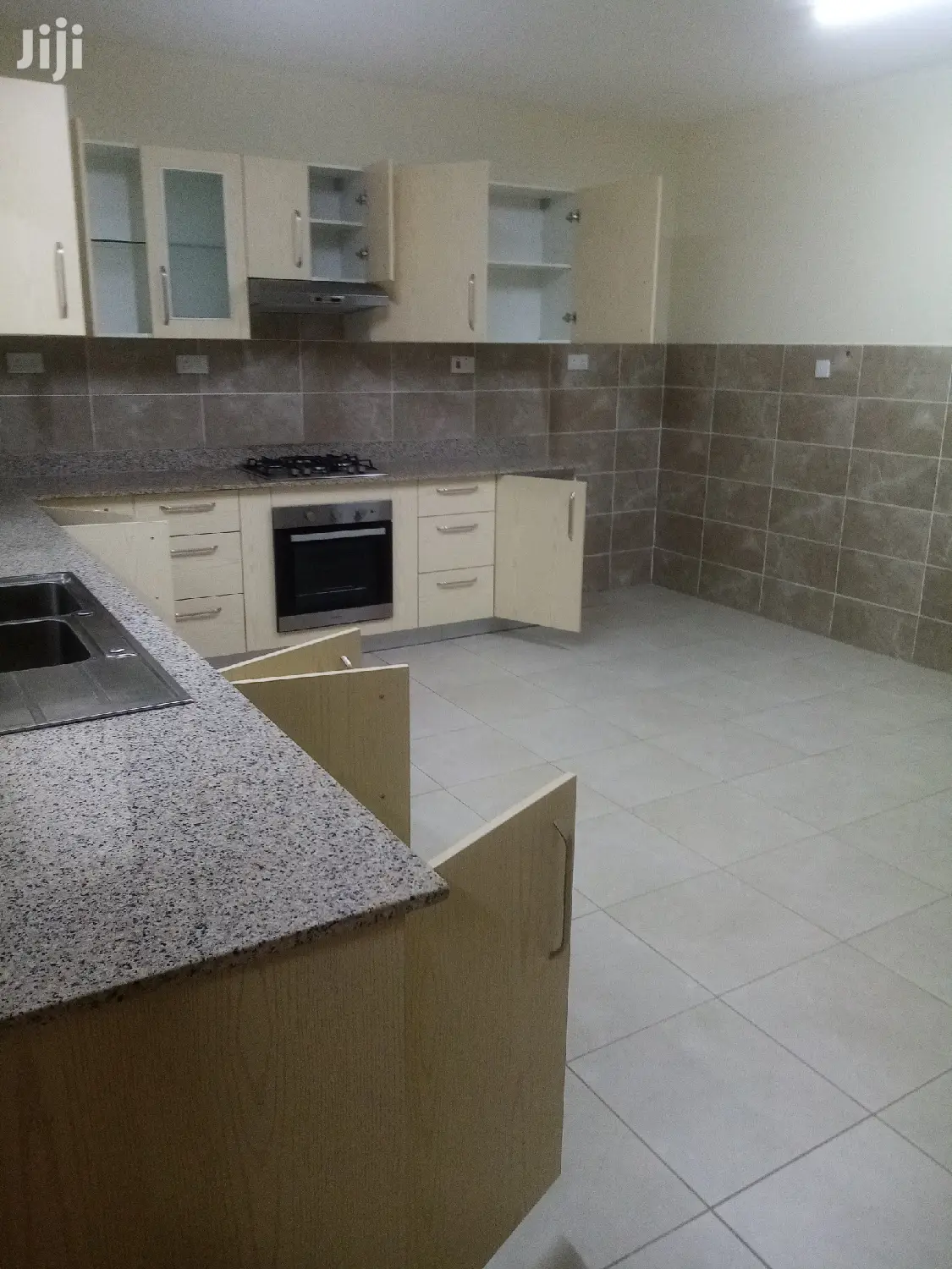 4bdrm Apartment in Westlands for Rent
