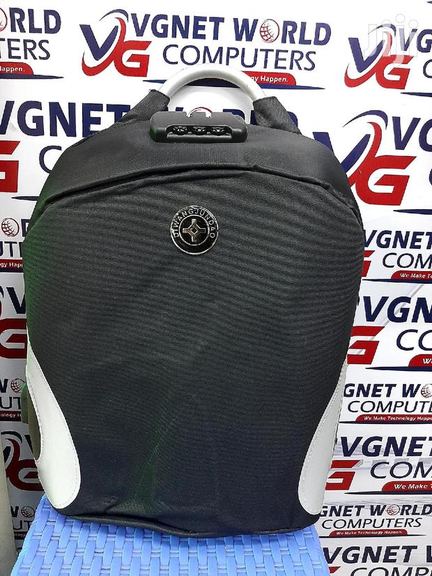 Antitheft Backpack With Aluminium Handle Black - main view