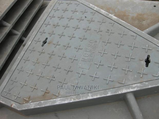 700mm*700mm Heavy Duty Composite Manhole Covers.