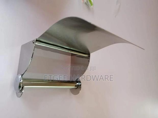 Tissue Holder