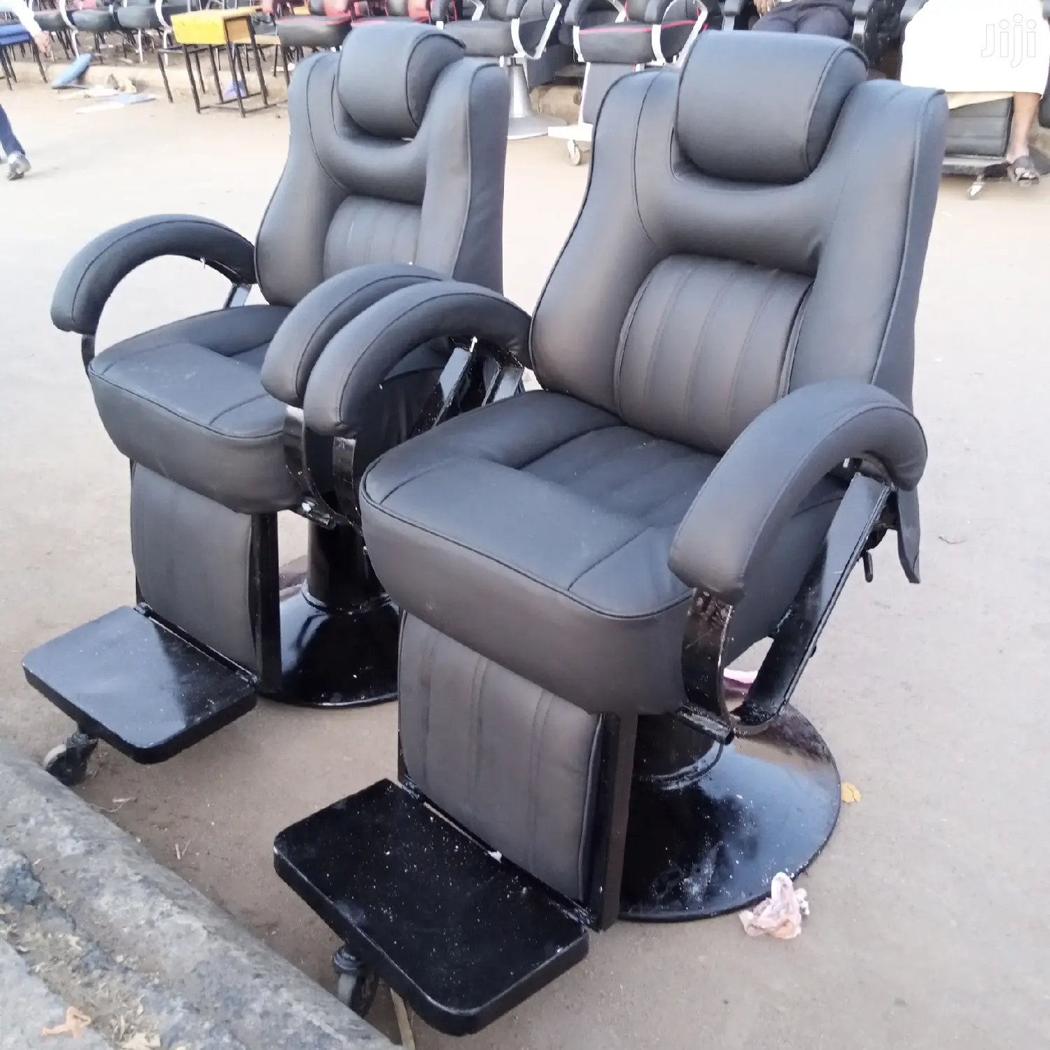 Plain Black Kinyozi Chair