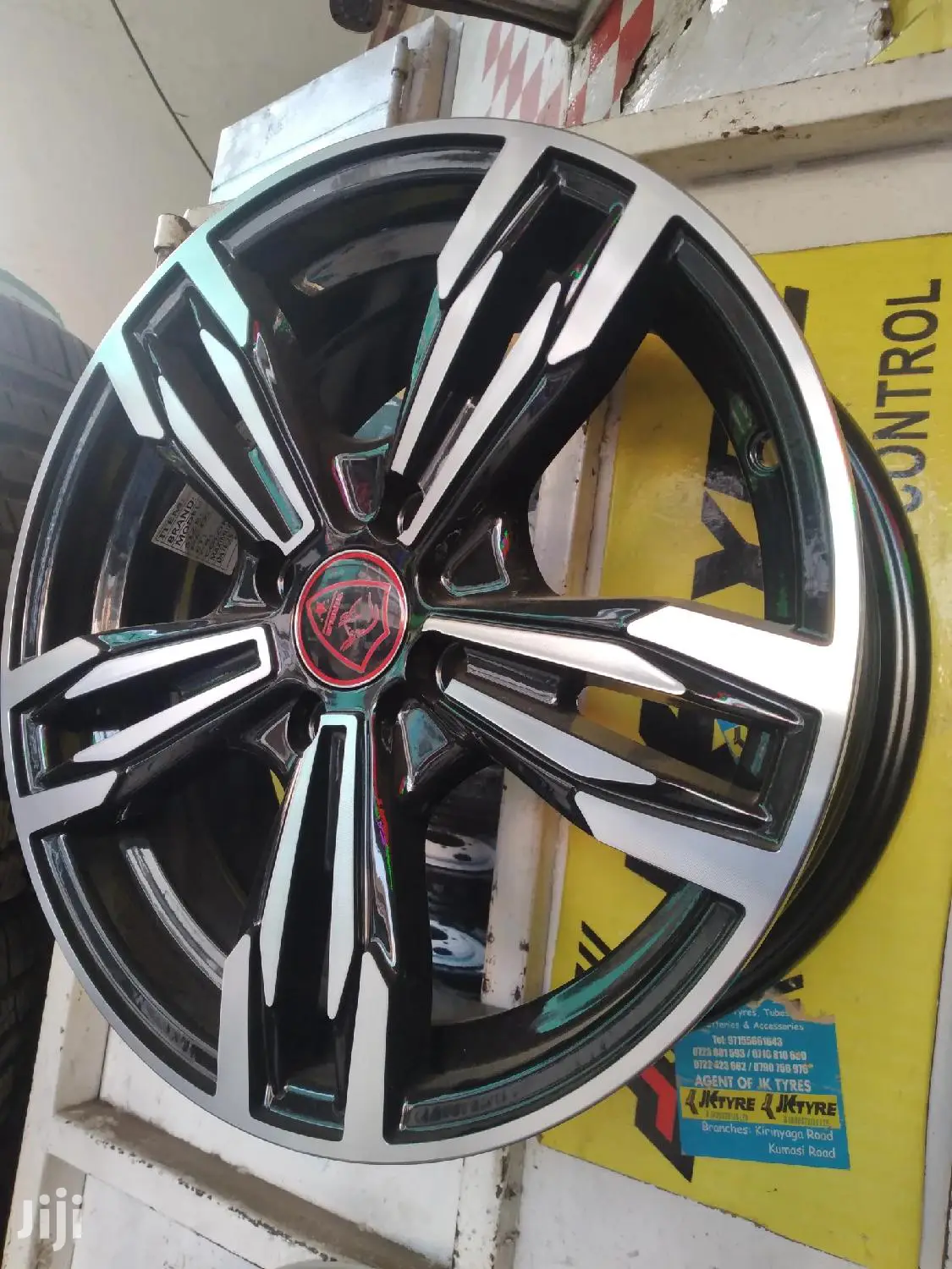 Unique and Strong Alloy Rims Size 15 Inch Set.