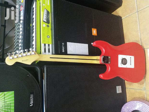 Electric Guitar Fender - thumbnail 4