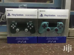 Play Station 4 Pads/Controllers