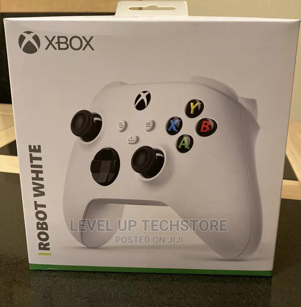 Xbox Series X/S Wireless Controller (Robot White) - New - main view