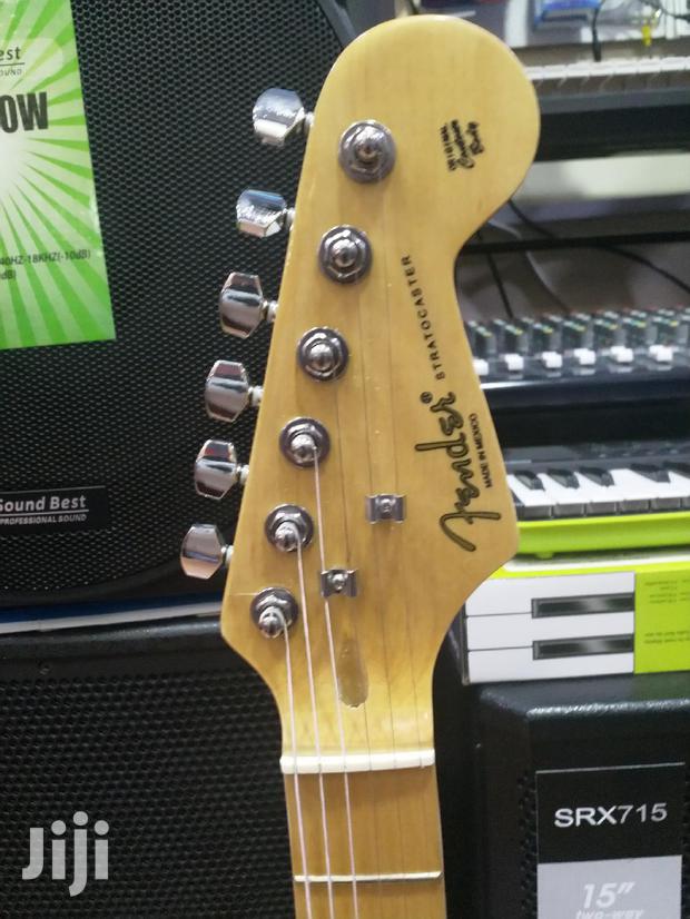 Electric Guitar Fender - thumbnail 6