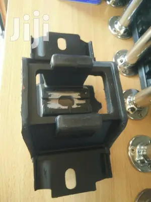 Mazda Verisa Engine Mount