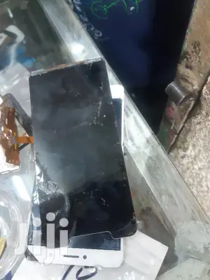 Nairobi Smartphone Screens Replacement
