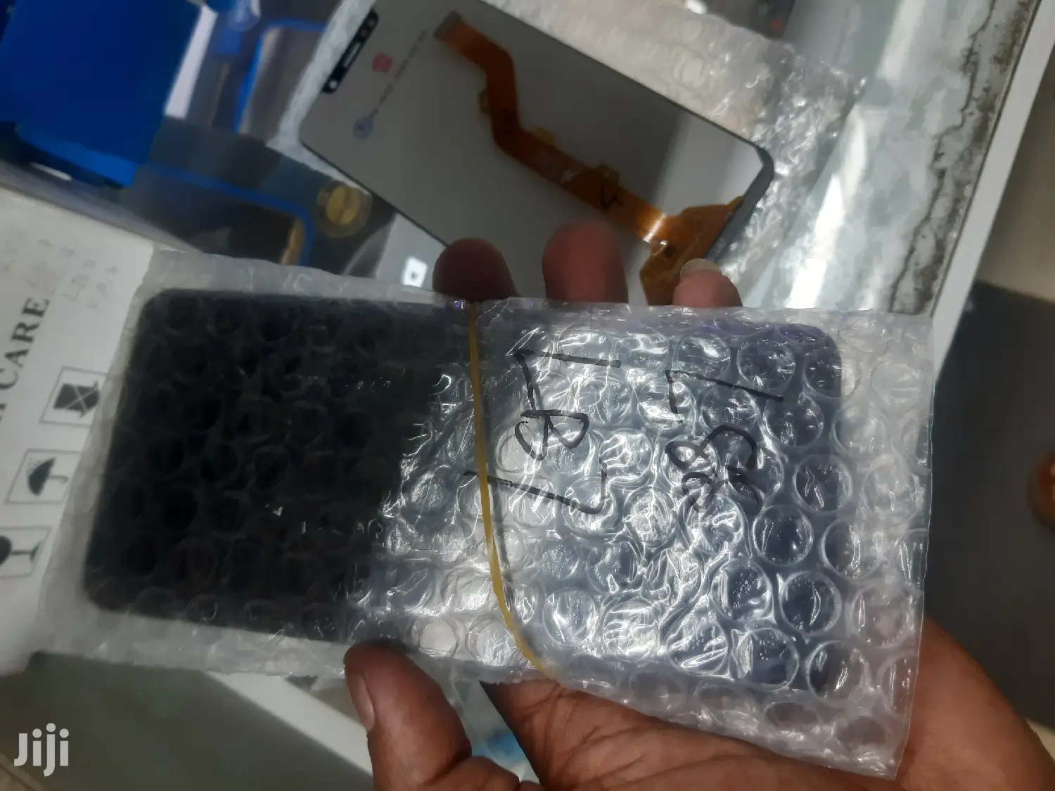 Screens Replacement Clinic
