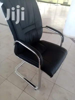 Black Waiting Chair