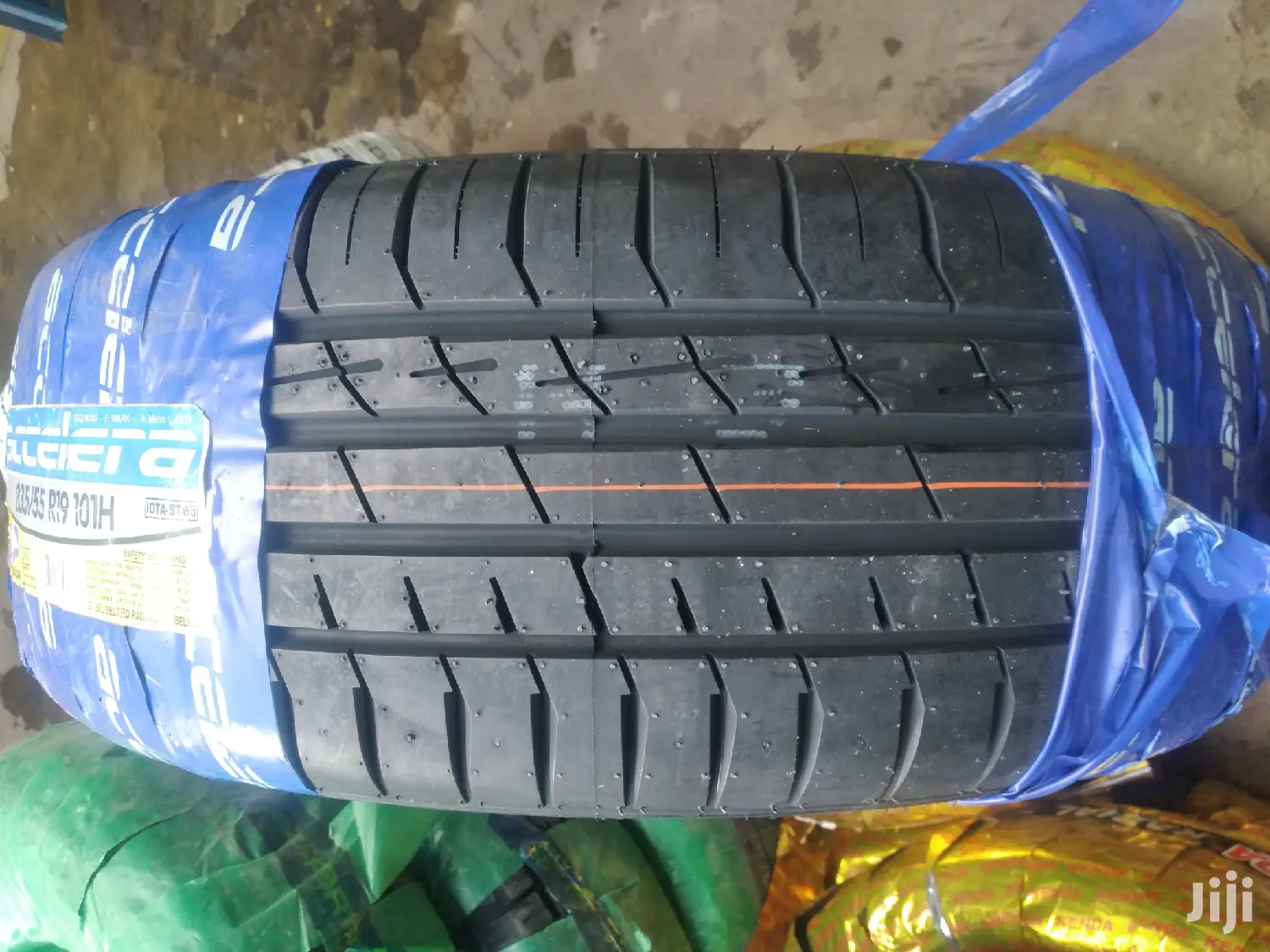 Accelera Tires Sizes 235/55r18 Made in Indonesia.