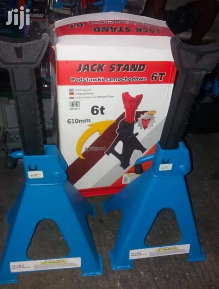 Brand New 6ton Stand Jacks Pair