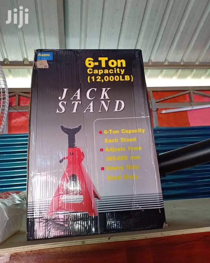 Brand New 6ton Stand Jacks Pair