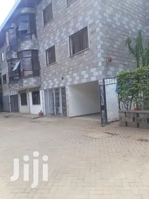 Spacious Bedsitter In Kilimani