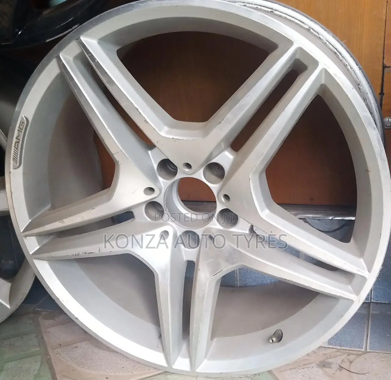 Mercedes Benz 5 Hole Rim
